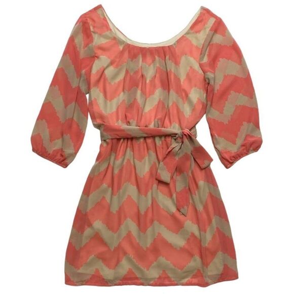 Lily Rose Coral Taupe Cheveron Scoop Neck‎ Belted Chiffon Dress sz Small NEW - Picture 4 of 8